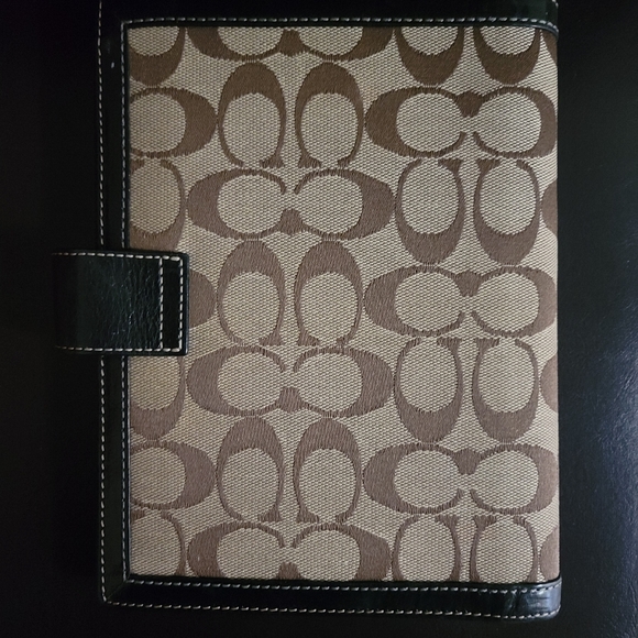 Coach Signature Gigi Executive Tote and Planner - Picture 5 of 11